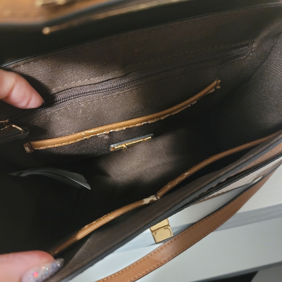 Aldo Tan and Cream Crossbody Bag - Picture 7 of 8